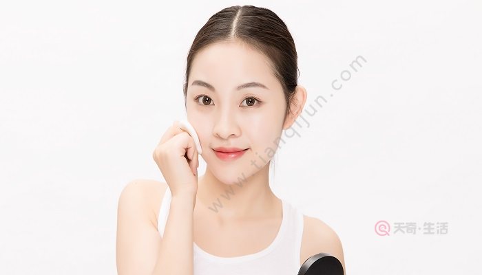小西装适合搭配什么妆容
