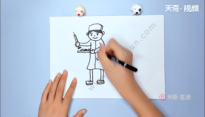 打针的医生简笔画 打针的医生简笔画画报