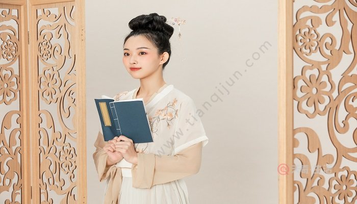 元礼及宾客莫不奇之翻译