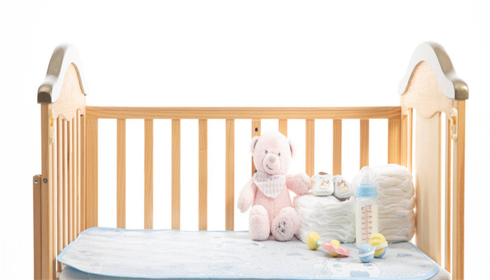 童床安装智童婴儿床在安装过程