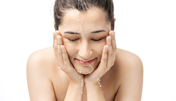 油性皮肤怎么改善毛孔粗大 油性皮肤如何改善毛孔粗大