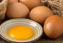 鸡蛋壳可以补钙吗怎么吃 一个鸡蛋壳能补多少钙