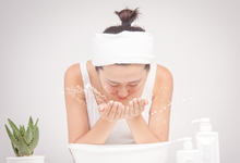 淘米水洗脸能祛斑美白吗 怎么用淘米水洗脸