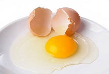 鸡蛋清中的水是自由水还是结合水 鸡蛋清中的水为什么是结合水 