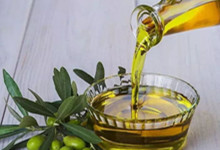 特级初榨橄榄油可以炒菜吗 特级初榨橄榄油可以用来炒菜吗