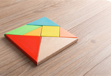 七巧板由几种图形组成 七巧板由几种图形组成其中有几个正方形几个三角形