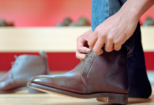 烟筒靴和切尔西靴的区别 烟筒靴和切尔西靴的区别是什么