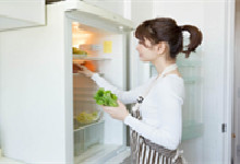 冰箱冷冻室结冰是什么原因 冰箱冷冻室结冰是什么原因怎么解决