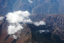 青藏高原是由哪两个板块形成的 青藏高原地理位置
