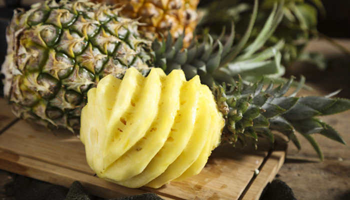 菠萝削了皮能放多久