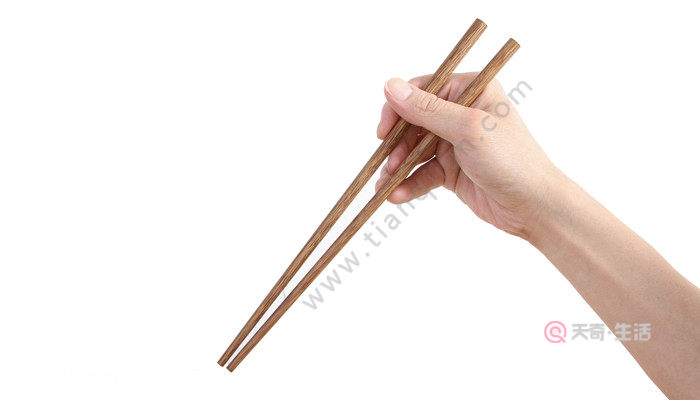 拿筷子的手是左还是右拿筷子的手是左还是右手