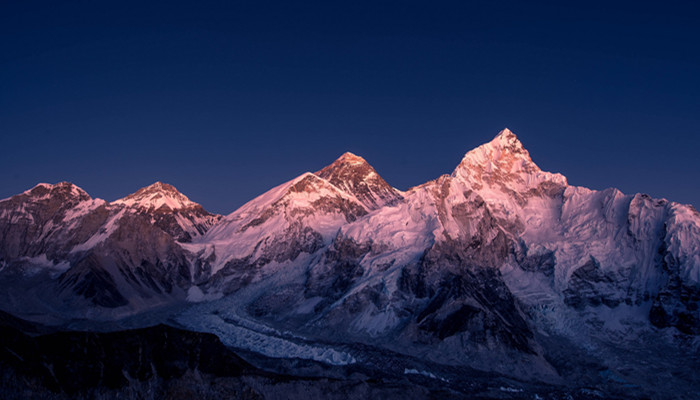 世界最高峰珠穆朗玛峰高多少米