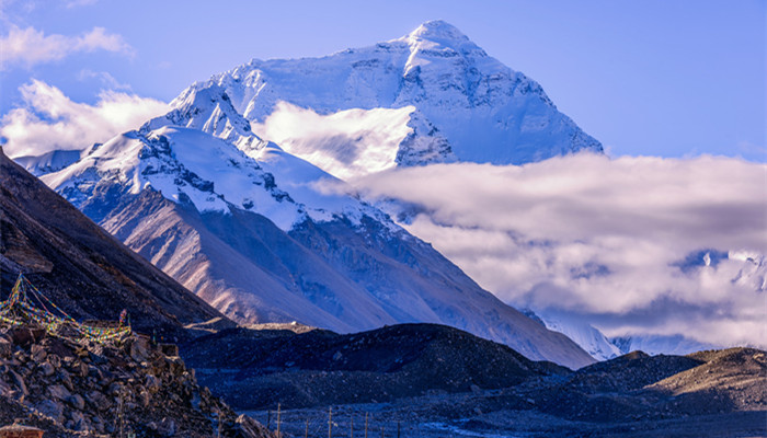 世界最高峰珠穆朗玛峰高多少米