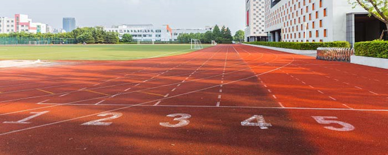 第一次塑胶跑道出现在奥运会是在哪里 