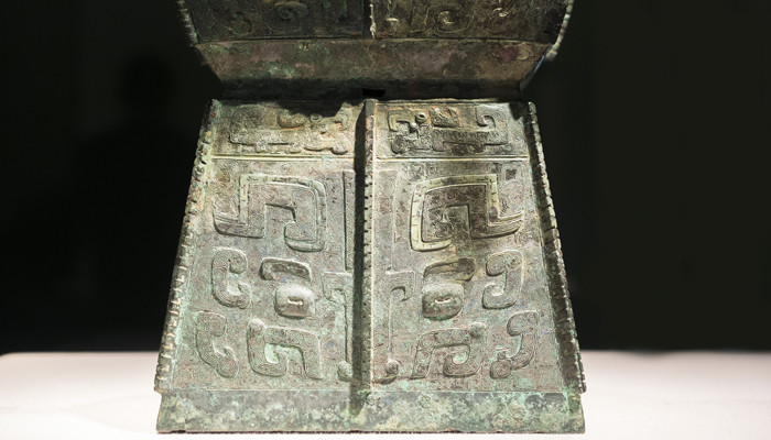 中国第一个有直接同时期文字记载的王朝是