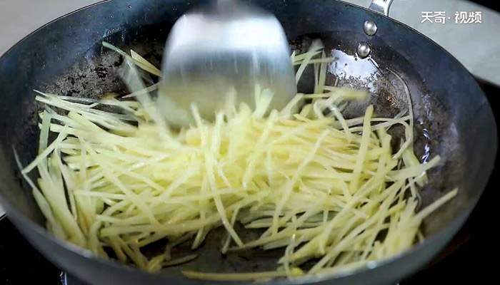 双椒土豆丝的做法 怎么做双椒土豆丝