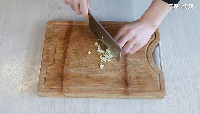 杏鲍菇烩圆白菜的做法 怎么做杏鲍菇烩圆白菜