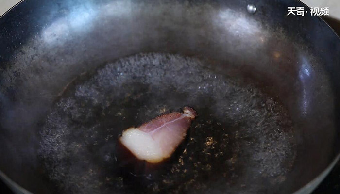 杏鲍菇炒腊肉的做法 杏鲍菇炒腊肉怎么做