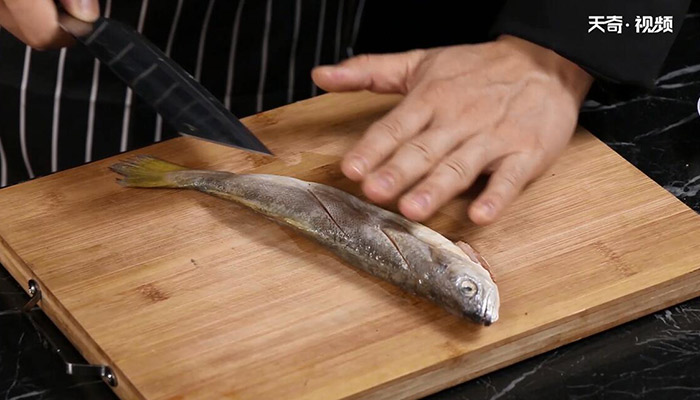 干煎黄花鱼的做法 干煎黄花鱼怎么做