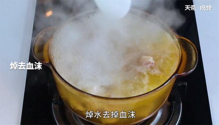 莲子炖鸡汤的做法 如何做莲子炖鸡汤