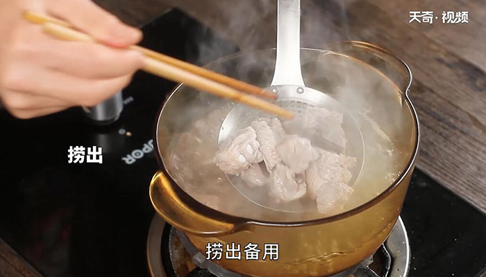 莲藕菱角排骨汤的做法 怎么做莲藕菱角排骨汤