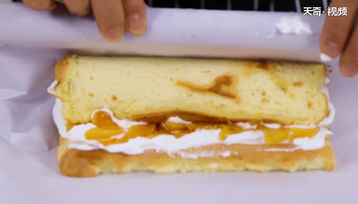 黄桃蛋糕卷的做法 黄桃蛋糕卷怎么做