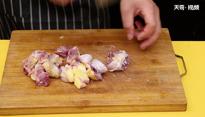 干笋焖鸡的做法  干笋焖鸡怎么做
