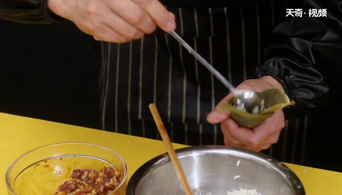 鲜肉粽子的做法  鲜肉粽子怎么做