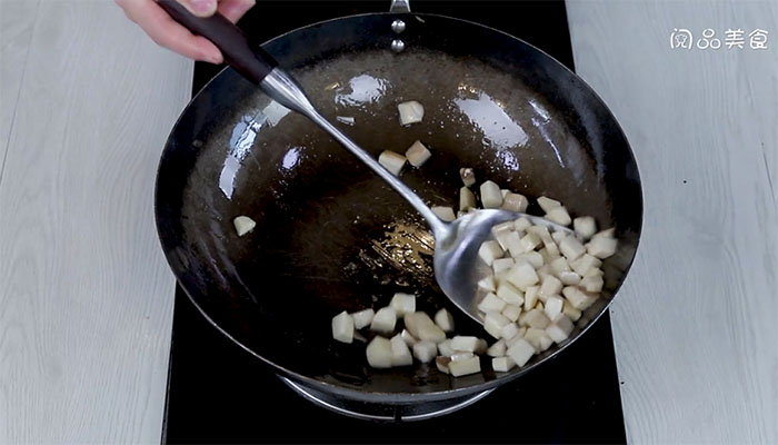 杏鲍菇炒肉丁的做法 杏鲍菇炒肉丁怎么做
