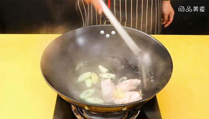 西芹豆干回锅肉的做法 西芹豆干回锅肉怎么做