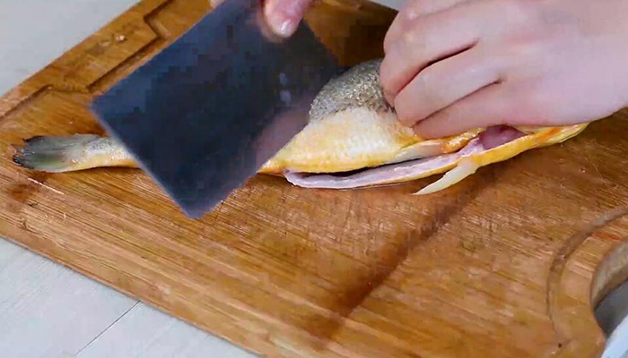红烧大黄鱼的做法 红烧大黄鱼怎么做