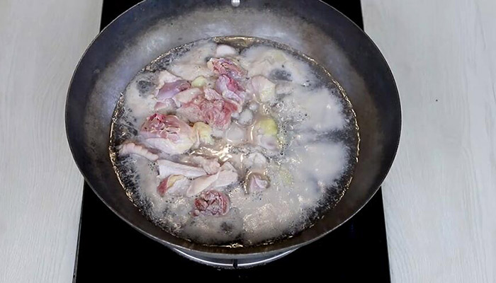 白玉菇炖鸡的做法 白玉菇炖鸡怎么做