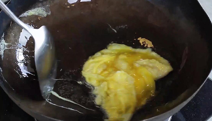 菠菜杆炒鸡蛋的做法 菠菜杆炒鸡蛋怎么做好吃
