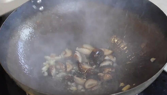 干香菇炒青菜怎么做 干香菇炒青菜的做法