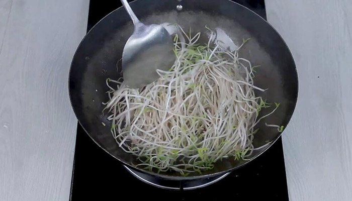 豆芽海带怎么炒好吃 豆芽海带的做法