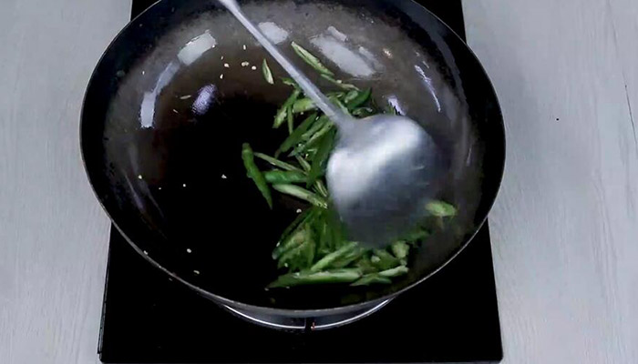 尖椒毛豆炒肉丝的做法 尖椒毛豆炒肉丝怎么做