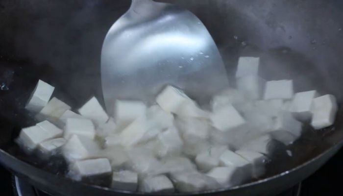 茴香炒豆腐怎么做  茴香炒豆腐的做法