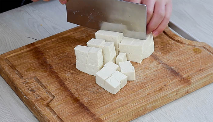 尖椒烧豆腐怎么做 尖椒烧豆腐的做法