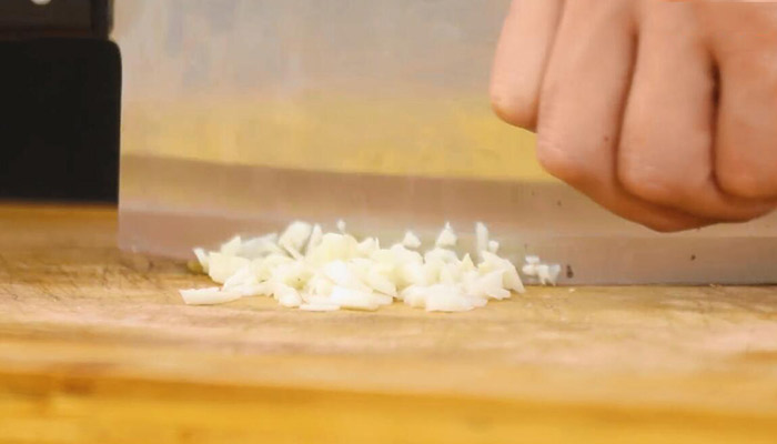 酸菜碎米兔的做法 酸菜碎米兔怎么做