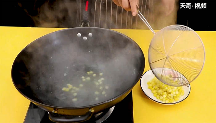 玉米煎鸡蛋的做法 玉米煎鸡蛋怎么做