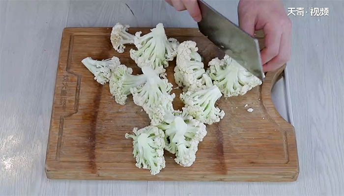 鸭胗炒花菜的做法 鸭胗炒花菜怎么做