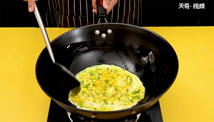 玉米煎鸡蛋的做法 玉米煎鸡蛋怎么做