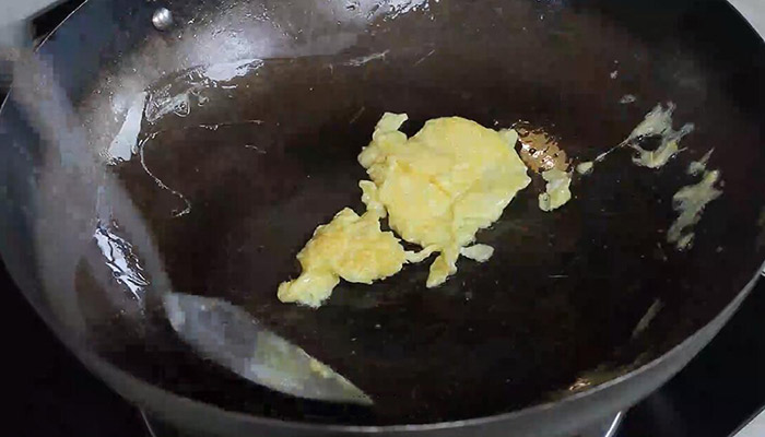 培根炒鸡蛋怎么做 培根炒鸡蛋的做法