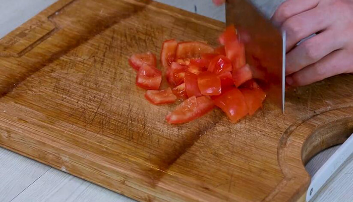 青椒番茄炒毛豆做法 青椒番茄炒毛豆怎么做