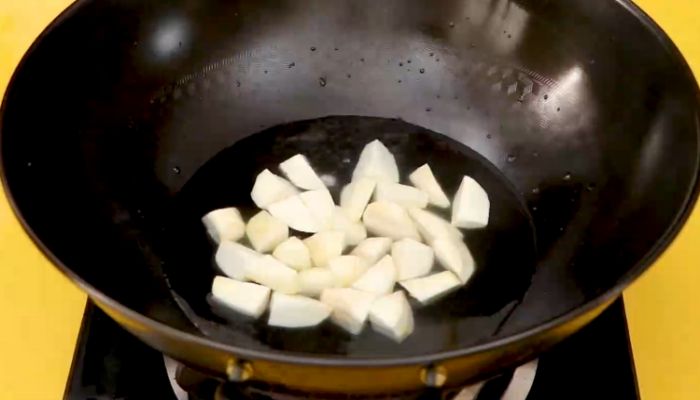 毛豆煮芋艿家常做法  毛豆煮芋艿怎么做