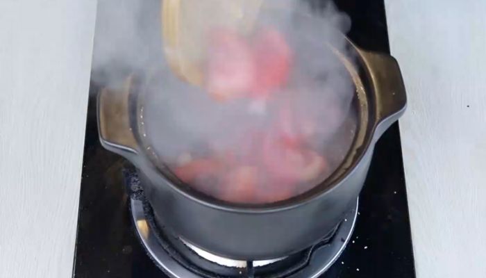 西红柿炖猪肉如何做  西红柿炖猪肉的做法