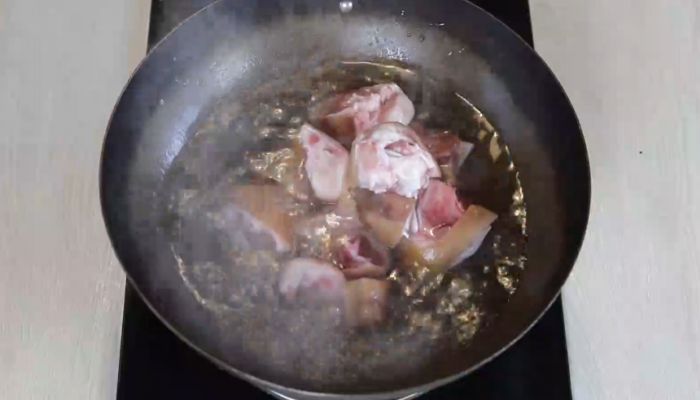 魔芋炖猪蹄的做法  魔芋炖猪蹄怎么做