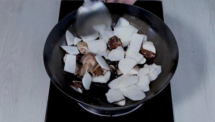 沙葛炒香菇的做法 沙葛炒香菇怎么做