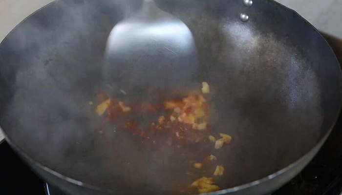 酸豆角炒鲜鱿是怎么做的 酸豆角炒鲜鱿的做法