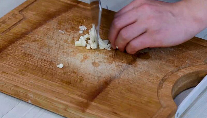 土豆片炒鸭胗怎么做 土豆片炒鸭胗的做法